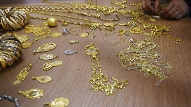فیلم/ این سارق با پوشش چادر ۲ کیلوگرم طلا دزدید!