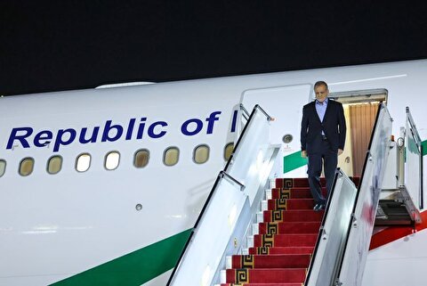 پزشکیان دقایقی پیش در بازگشت از نیویورک، وارد تهران شد