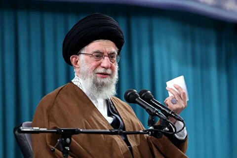 توئیت عبری رهبر انقلاب: نظام خبیث صهیونی، منزوی‌ترین و منفورترین دولت دنیا است + عکس