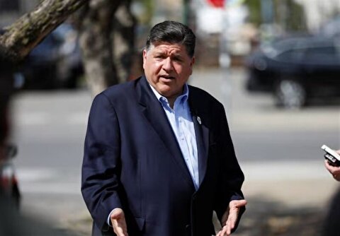 فرماندار ایلینوی: دولت ترامپ قصد اعزام ۱۰۰ نیروی ارتش به شیکاگو را دارد