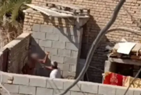 دستگیری مرد آبادانی که فیلم کتک زدن پدرش در فضای مجازی وایرال شد+ عکس