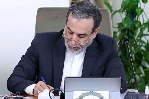 پیام عراقچی درباره اظهارات گروسی و وزیر خارجه عمان: کسانی که میز مذاکره را منفجر کردند، آن را نابود کردند