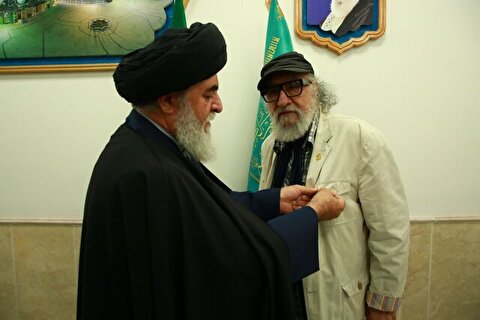 داریوش ارجمند خادم مسجد جمکران شد