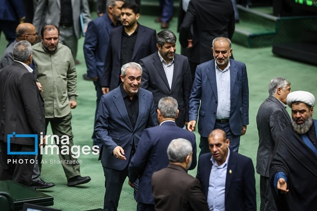 عکس/ ذوق زدگی وزیر اقتصاد