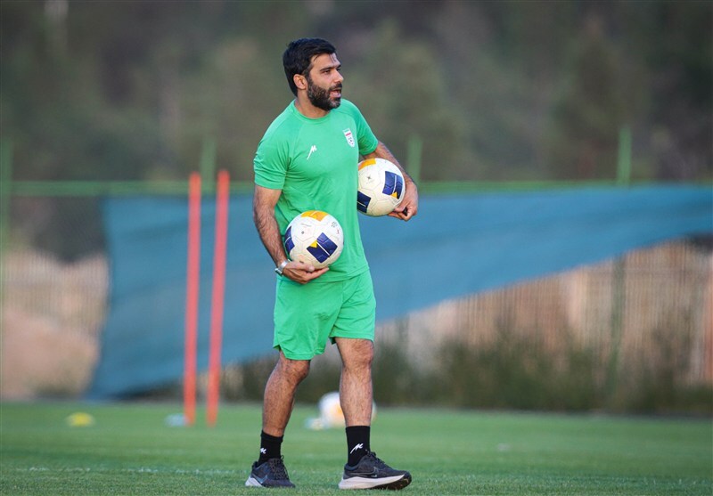 روانخواه: از نتیجه بازی با روسیه نه اما از عملکرد بازیکنانم راضی‌ام