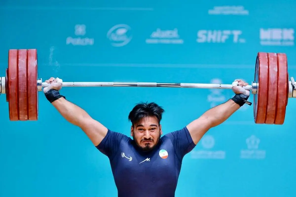 نقره دوضرب بر گردن وزنه‌بردار ایران/ اوت کردن عجیب نایب قهرمان جهان در یک ضرب