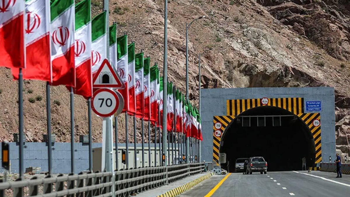 ورودی‌های آزادراه تهران-شمال و جاده چالوس مسدود شد