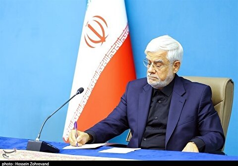 عارف به احمدی‌نژاد تسلیت گفت