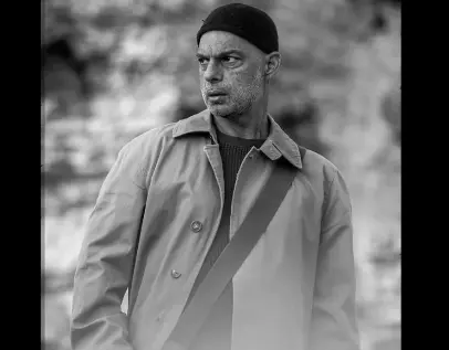 پیمان معادی در «بالاتر از سیاهی» با چهرهای که قابل شناسایی نیست! + عکس پیمان معادی در «بالاتر از سیاهی» با چهرهای که قابل شناسایی نیست! + عکس