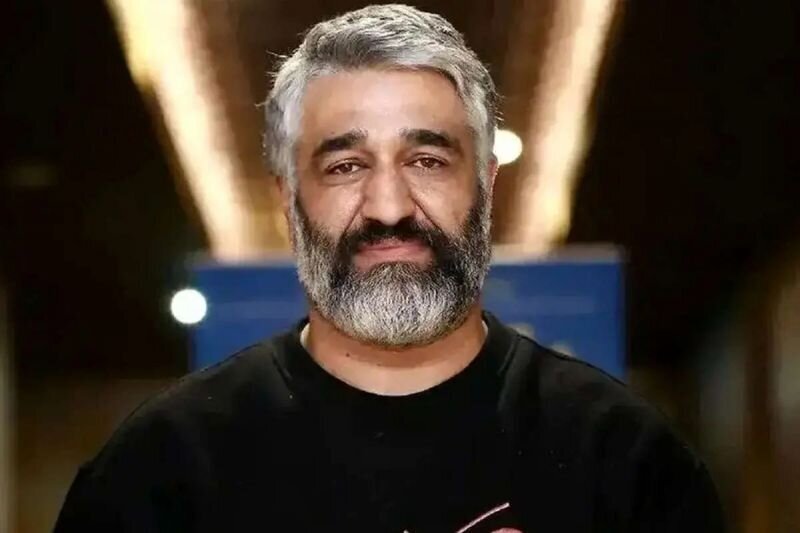 وکیل پژمان جمشیدی: موکلم احضار نشد، خودش برگشت