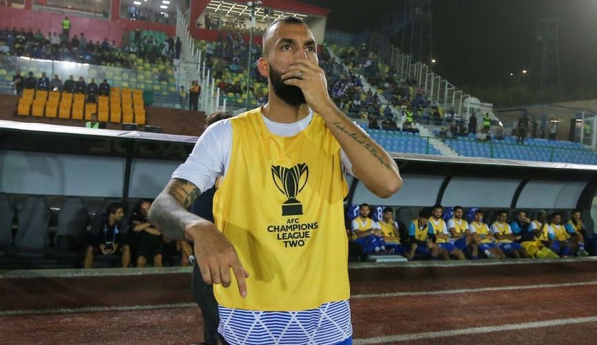 استقلال قید دو بازیکن را می‌زند