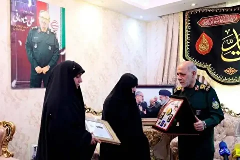 اعطای درجه سپهبدی به شهید علی شادمانی