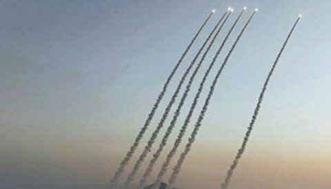 واکنش موشکی پیونگ‌یانگ به سفر ترامپ/ آزمایش موشک کروز در آستانه ورود رئیس‌جمهور آمریکا به کره جنوبی