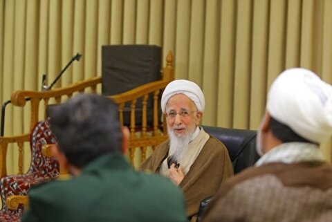 آیت‌الله جوادی آملی: ملت از مدیران و مسئولین، طهارت و پاکی می‌خواهند
