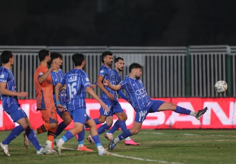 مربی پیشین استقلال: نمایش خوب تیم مقابل پادیاب به سختی زمین بود!