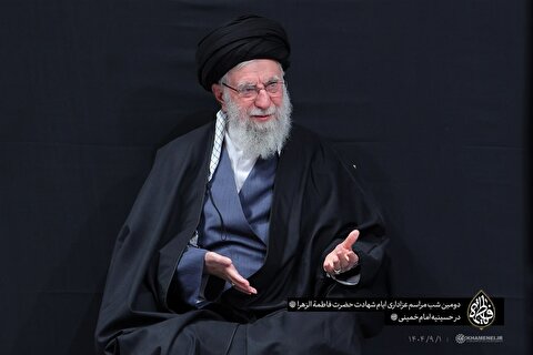 ببینید/ لحظه ورود رهبر معظم انقلاب به دومین شب مراسم عزاداری ایام شهادت حضرت زهرا (س)