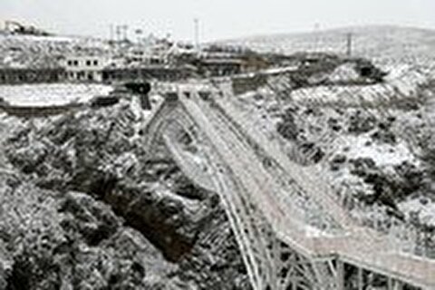 بارش باران و برف در ارتفاعات پایتخت؛ هوا سه درجه سرد می‌شود