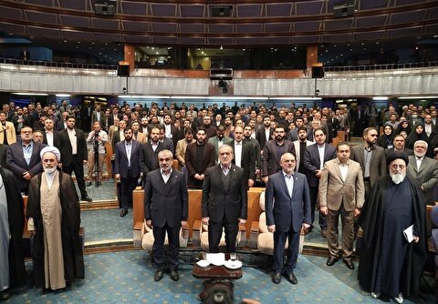 حضور پزشکیان در همایش «حقوق ملّت و آزادی‌های مشروع در منظومه فکری آیت‌الله خامنه‌ای»