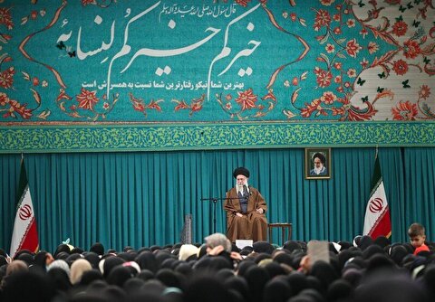 فرشته حسن‌زاده قهرمان ملی‌پوش رشته‌ موی تای بانوان در بیت رهبری