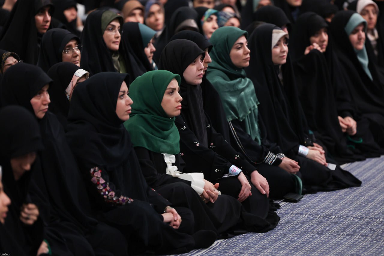 عکس / حضور بانوان مجری تلویزیونی در دیدار امروز رهبر انقلاب با هزاران نفر از زنان و دختران