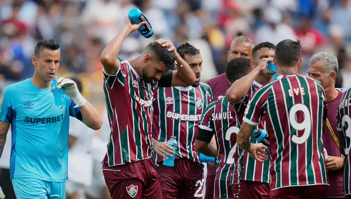 قانون جدید فیفا در جام جهانی ۲۰۲۶؛ توقف اجباری ۳ دقیقه‌ای بازی‌ها برای نوشیدن آب در هر نیمه