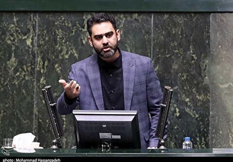 ثابتی: افزایش نرخ ارز تا ۱۲۶ هزار تومان نیازمند پاسخ‌گویی وزیر اقتصاد است