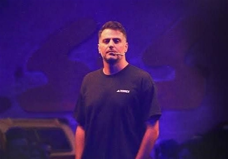 نگذارید علی ضیا در نمایش‌خانگی هم عادی‌سازی کند