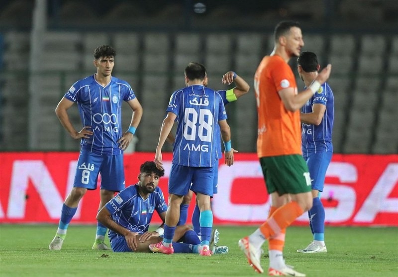 وضعیت مدافع استقلال فردا مشخص می‌شود/ 2 بازیکن در انتظار تصمیم کادر فنی