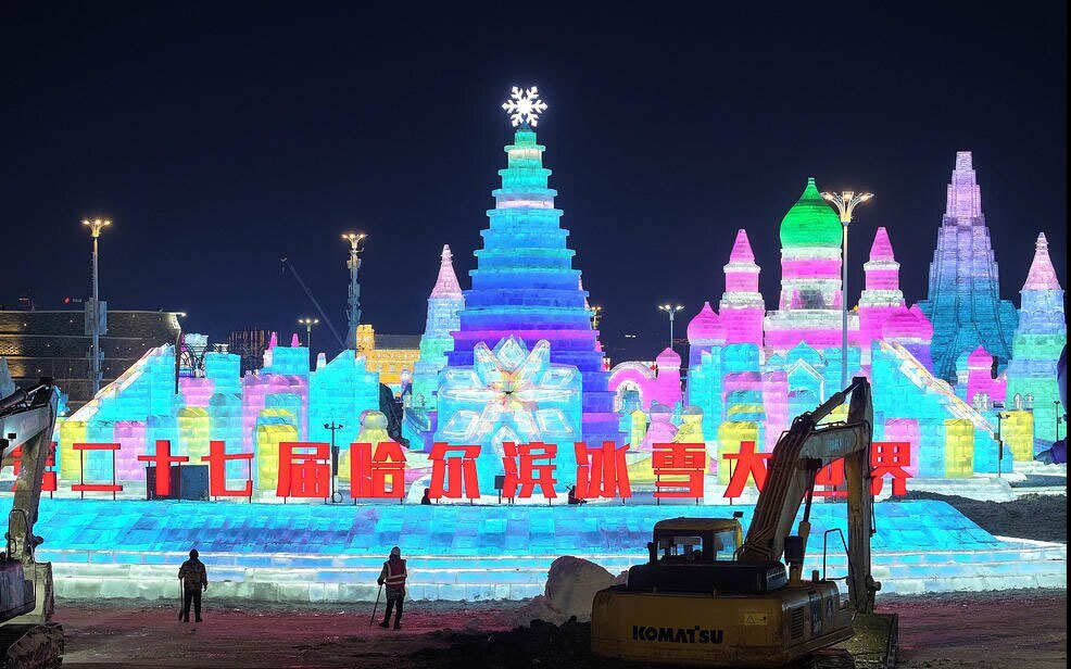 عکس / هفتادو دومین جشنواره بین المللی سازه‌های برفی و یخی در چین
