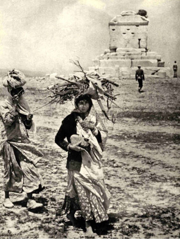 قدیمیترین تصویر از مقبره کوروش هخامنشی + عکس قدیمیترین تصویر از مقبره کوروش هخامنشی + عکس