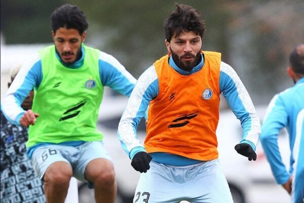 هافبک ازبک استقلال آماده است، اما نامش در فهرست آسیایی تیم نیست