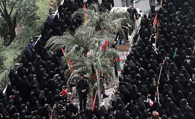 پیکرهای مطهر 100 شهید گمنام در تهران تشییع شد