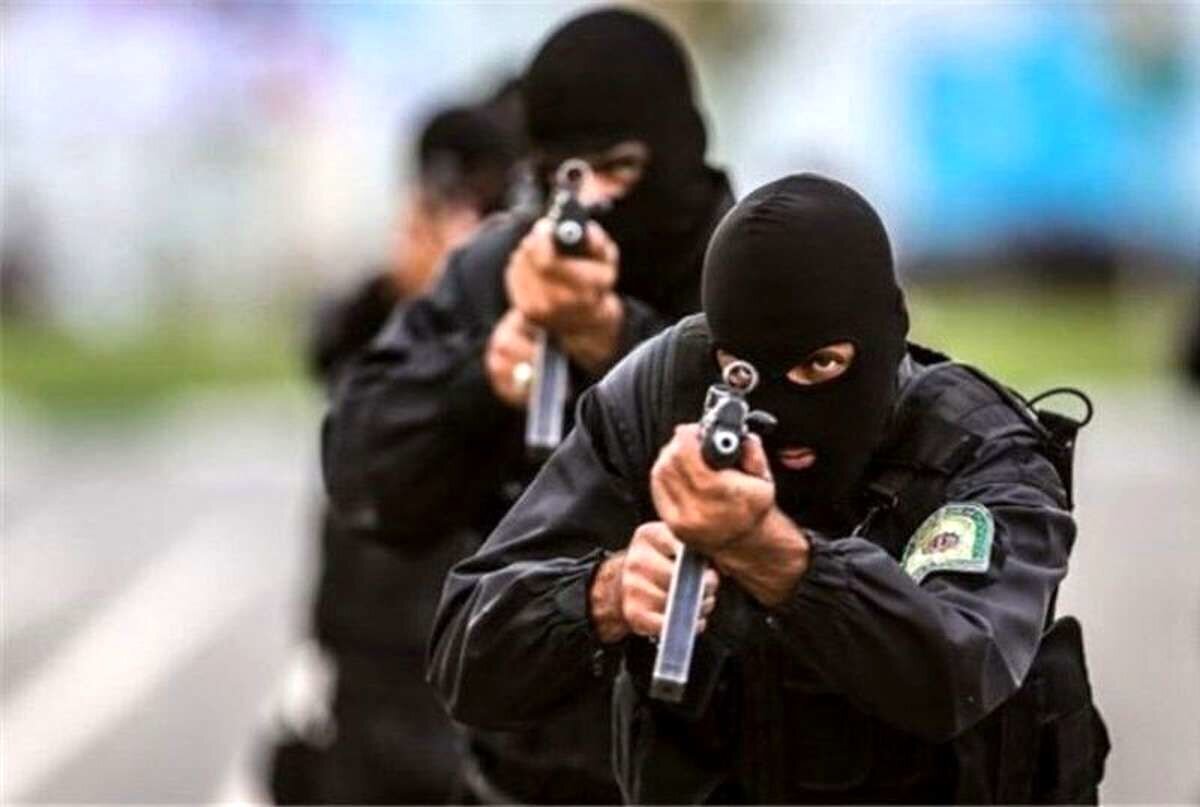 حمله پلیس به پاتوق اراذل و اوباش