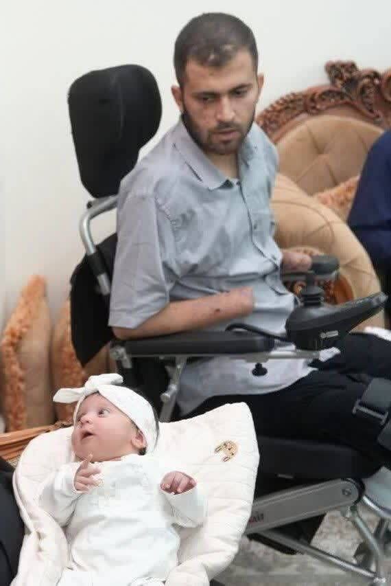 عکس/ همان روز که میان آتش و خطر ایستاد، دخترکش به دنیا آمد؛ تقدیر، شجاعت او را با معجزه زندگی پاسخ داد عکس/ همان روز که میان آتش و خطر ایستاد، دخترکش به دنیا آمد؛ تقدیر، شجاعت او را با معجزه زندگی پاسخ داد