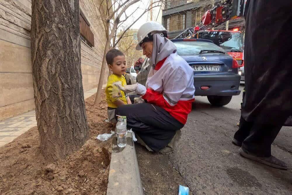 عکس/ تصویری ماندگار از تهران پس از بمباران