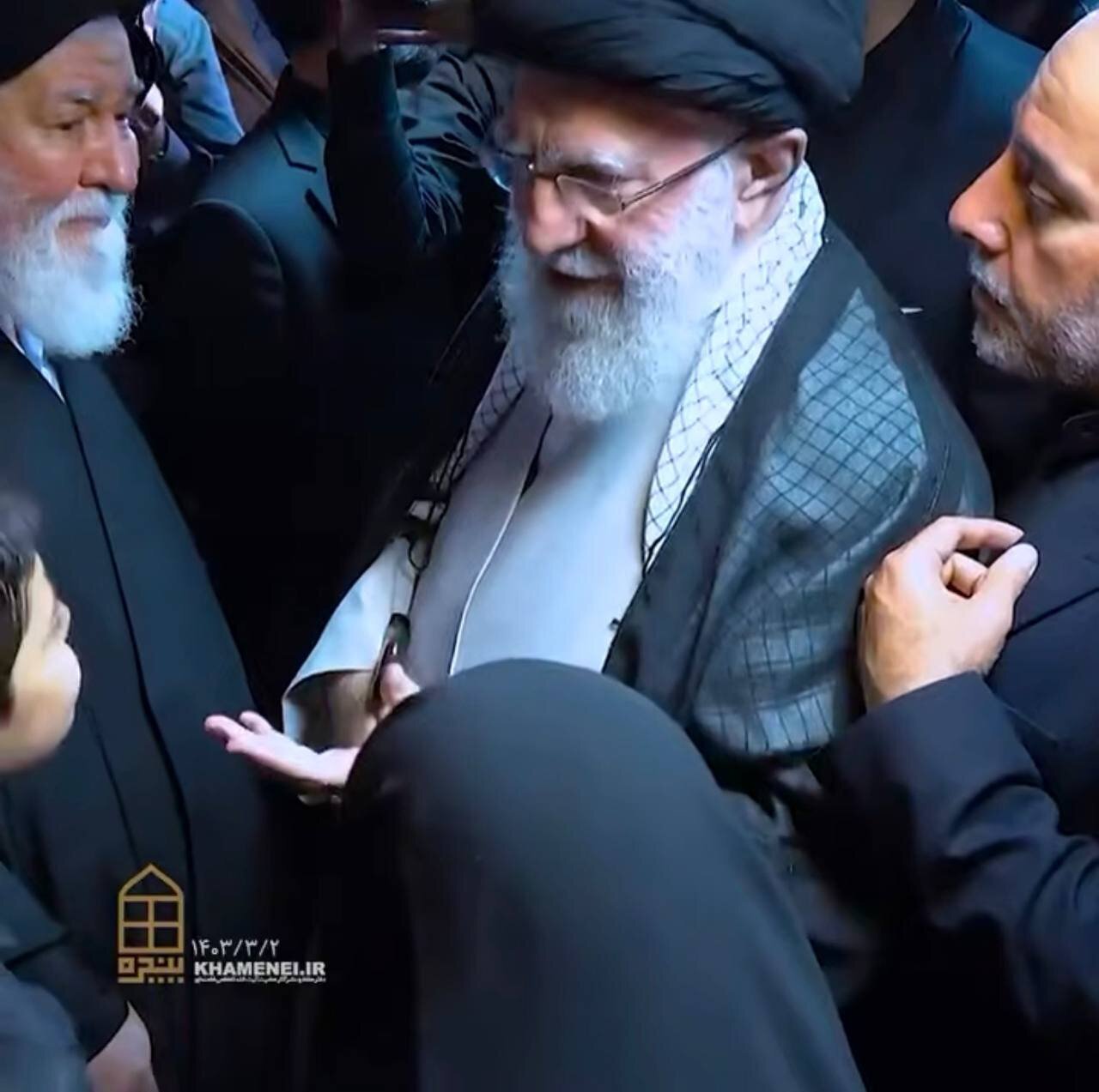 دیدار خانواده رئیسی با رهبر شهید انقلاب + عکس دیدار خانواده رئیسی با رهبر شهید انقلاب + عکس