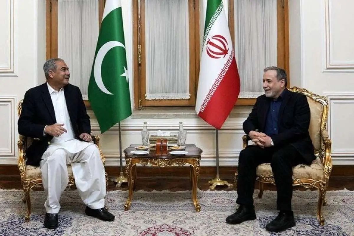 توقف دیپلماتها در تهران برای مهار جنگ توقف دیپلماتها در تهران برای مهار جنگ