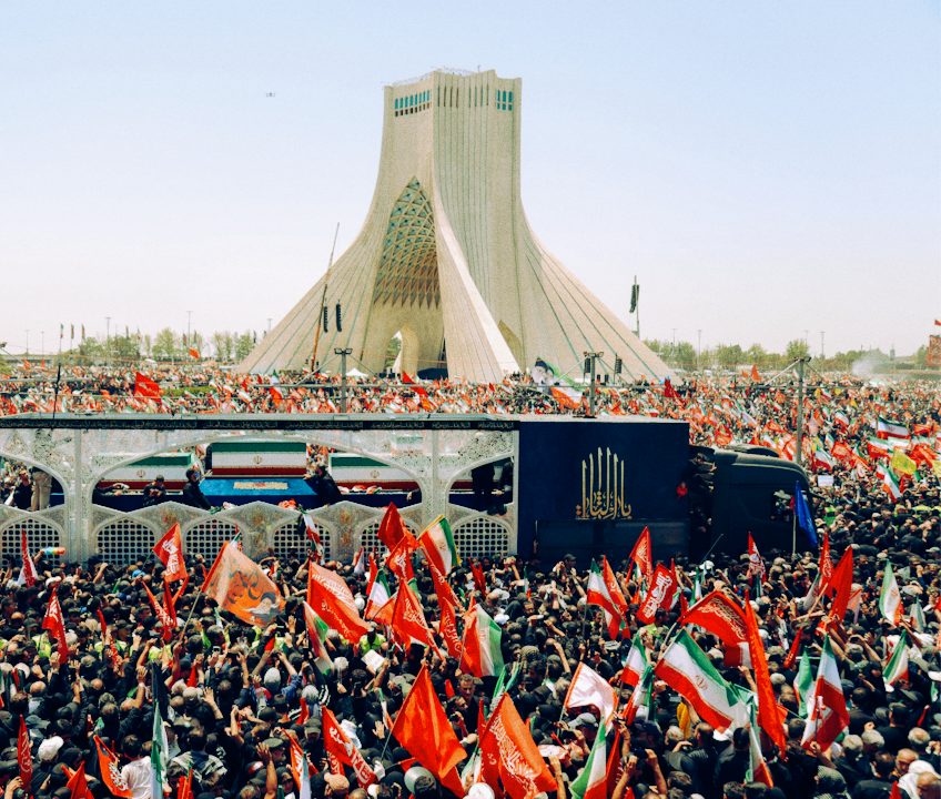 سوگ و حماسه تاریخی در وداع رهبر شهید