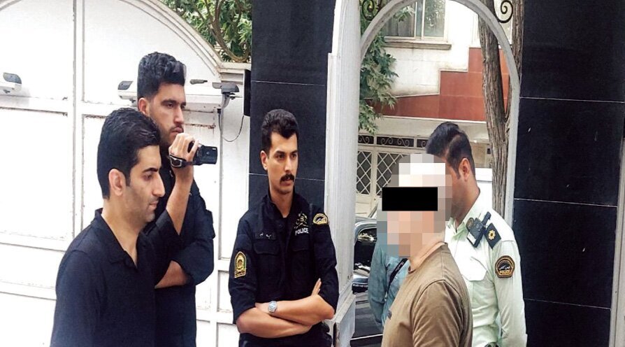 جنایت هولناک در مشهد/ قتل فرزند بیمار به دست پدر و مادر/ زن و شوهر خودکشی کردند + تصاویر 