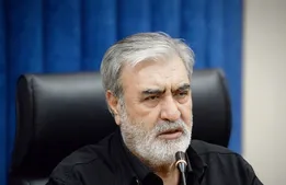 عزیزی: آمریکا با عذرخواهی از مردم ایران، منطقه را ترک خواهند کرد