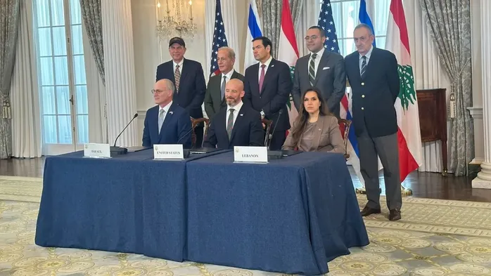 توافق لبنان، اعلام جنگ علیه مقاومت