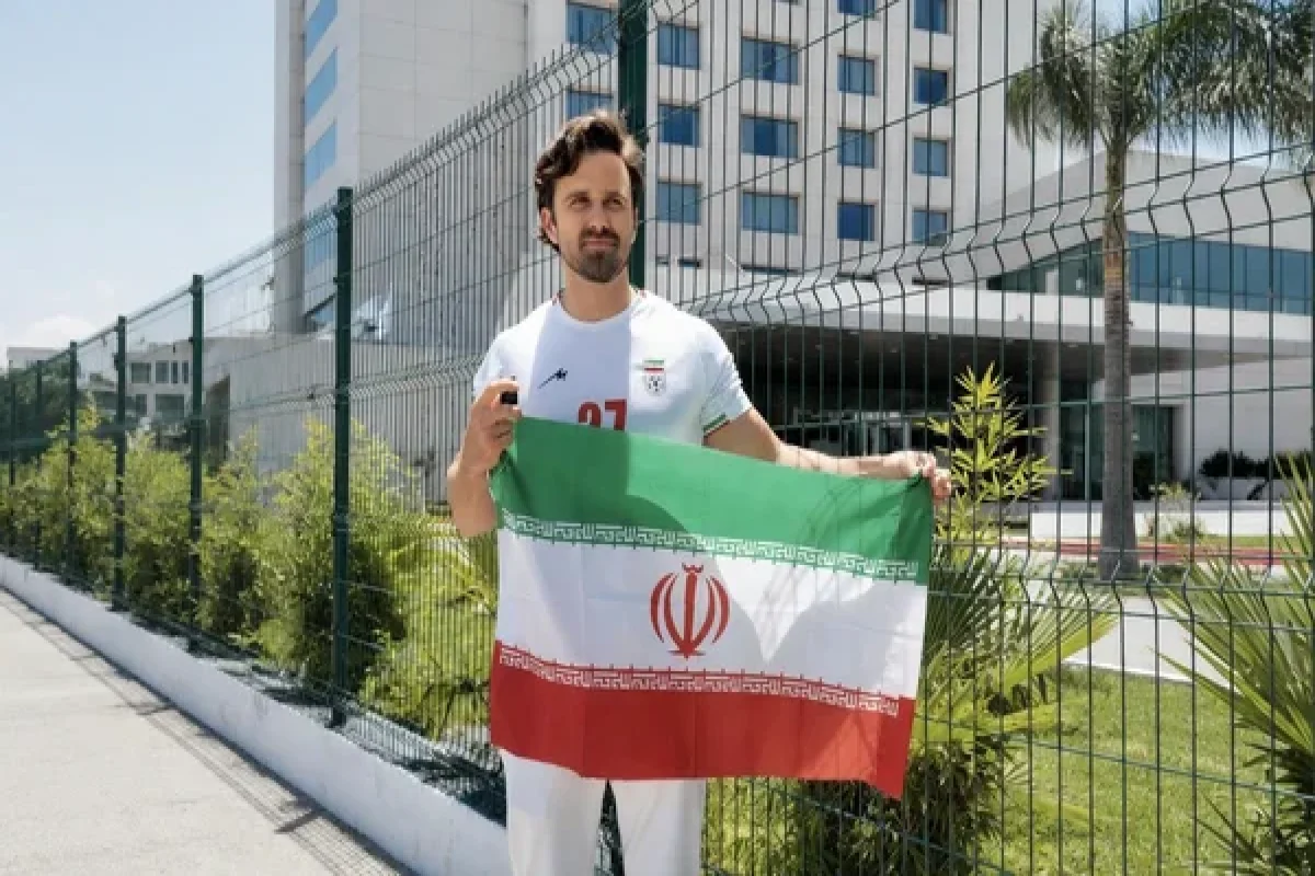 جام جهانی ۲۰۲۶ / سلبریتی آمریکایی پرچم ایران را بالا برد جام جهانی ۲۰۲۶ / سلبریتی آمریکایی پرچم ایران را بالا برد