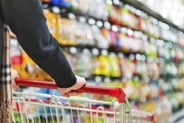 هیچ کمبودی در تامین کالاهای اساسی نداریم