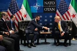 ترامپ حکومت جولانی را از فهرست حامیان تروریست خارج می‌کند / چراغ سبز واشنگتن برای کاهش تحریم‌های سوریه