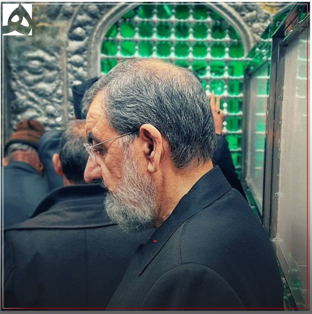 عکس/ محسن رضایی دبیر شورای عالی امنیت ملی در لباس خادمی حرم امام رضا