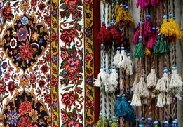تصاویر | هنرنمایی قالیبافان با گره‌های رنگارنگ | کارگاه فرش دستباف - چهار محال و بختیاری