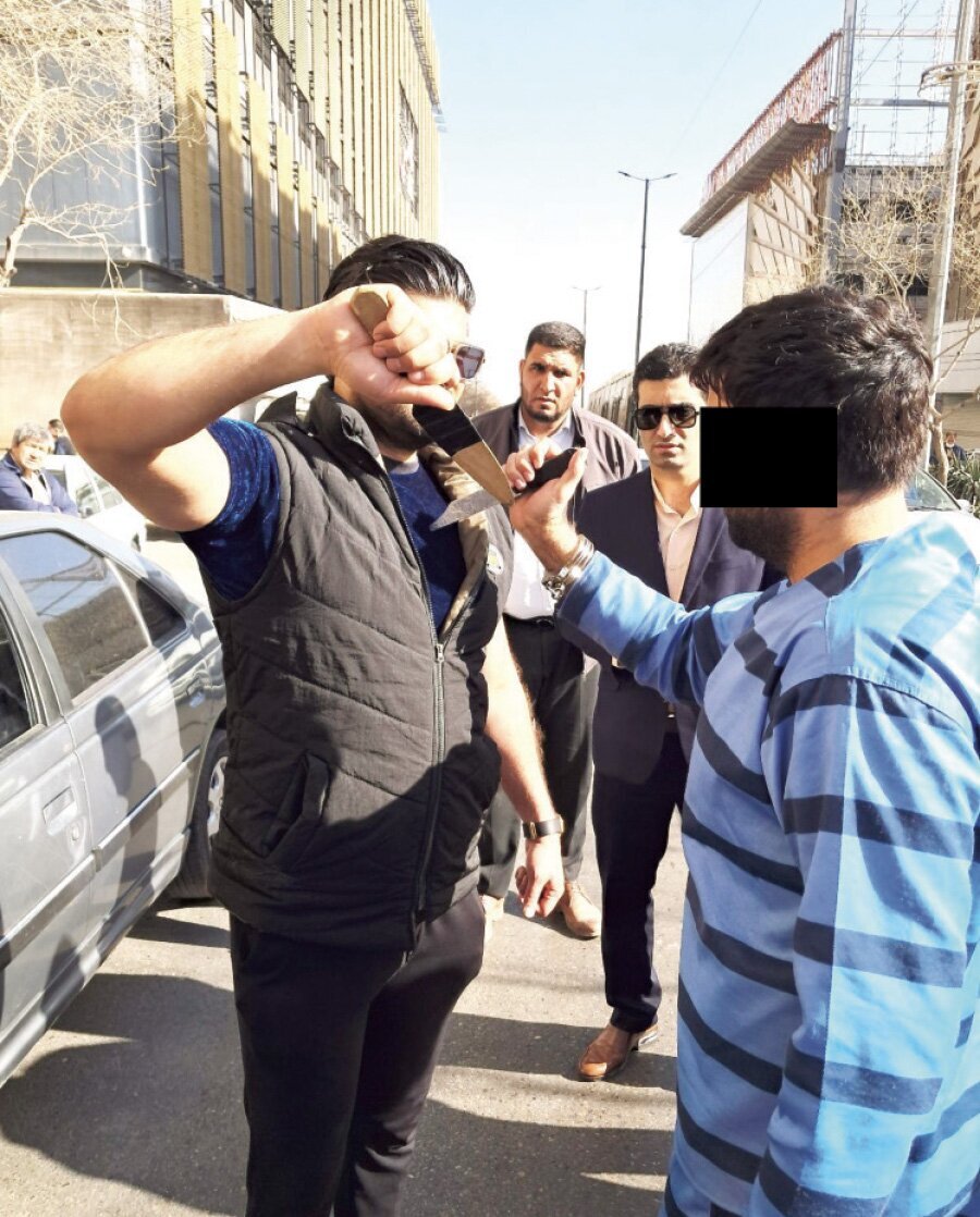 قتل هولناک در سالن سینما / تصاویر بازسازی صحنه قتل ناموسی قتل هولناک در سالن سینما / تصاویر بازسازی صحنه قتل ناموسی