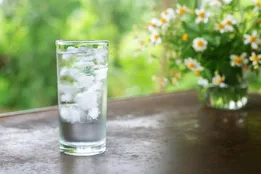 آب سرد یا گرم؛ بهترین دمای آب برای آبرسانی و گوارش