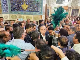 پزشکیان به زیارت حرم مطهر امام رضا (ع) رفت