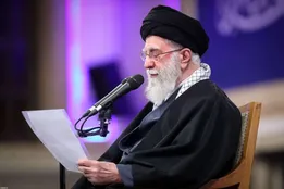 همسر رهبر شهید انقلاب در قید حیات هستند